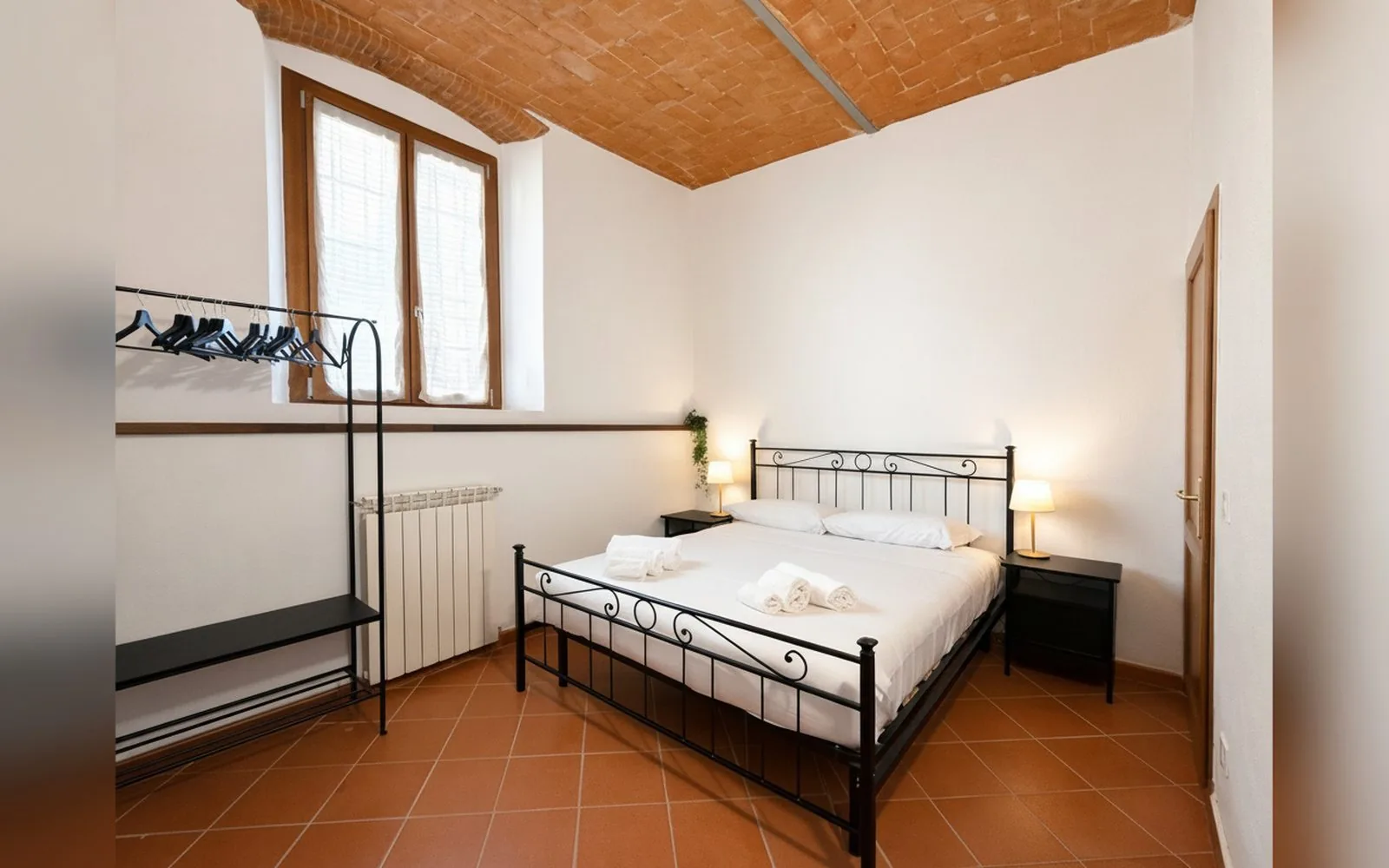 Oasis Apartment — Appartamenti con vasca idromassaggio e parcheggio a Prato, — galleria foto 5